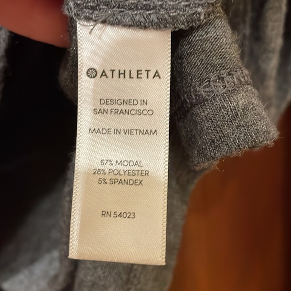 ATHLETA THREADLIGHT LONG SLEEVE RELAXED SIDE SLIT long sleeve, Small - Picture 6 of 8
